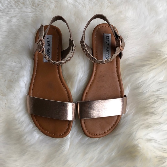 Steve Madden Other - Steve Madden sandals